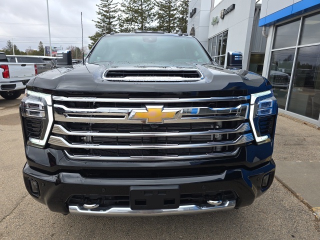 2026 Chevrolet Silverado 3500HD High Country photo 2