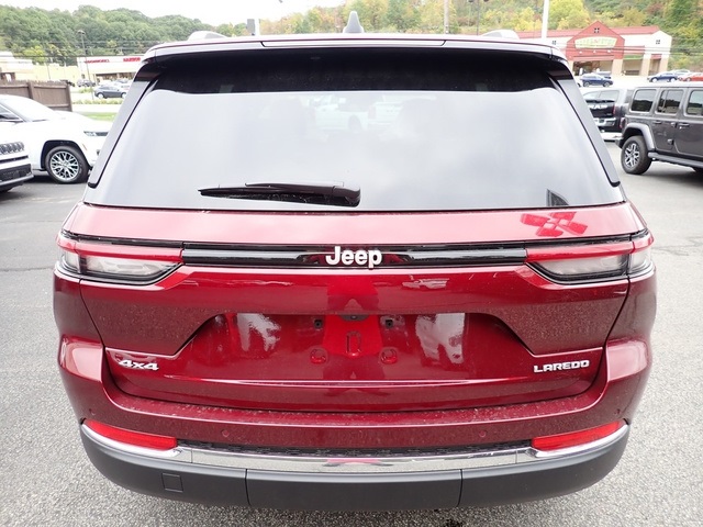 2025 Jeep Cherokee Laredo X photo 3