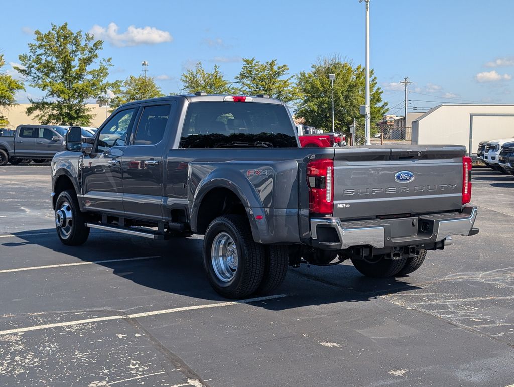 2026 Ford F-350 Lariat photo 4