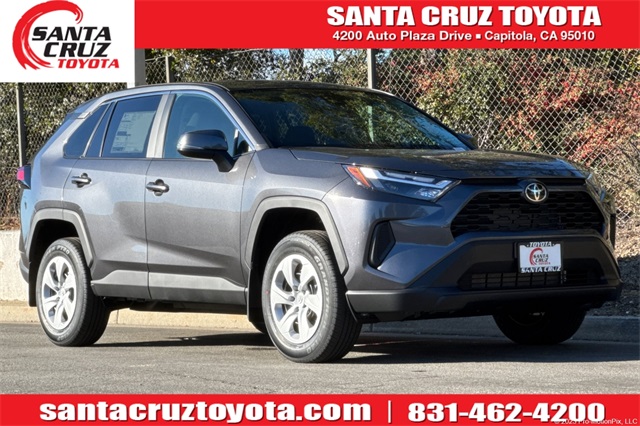 2025 Toyota RAV4 LE's photo