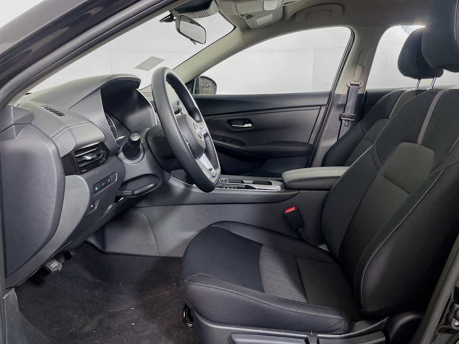 2025 Nissan Sentra SV photo 4