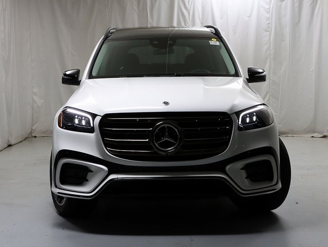 2026 Mercedes Benz GLS 450 4MATIC photo 3