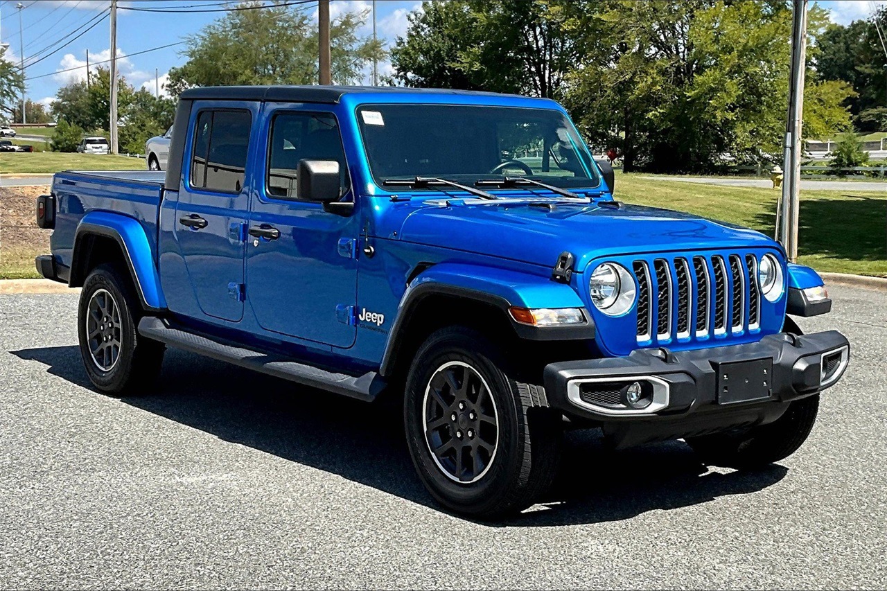2021 Jeep Gladiator Overland photo 2