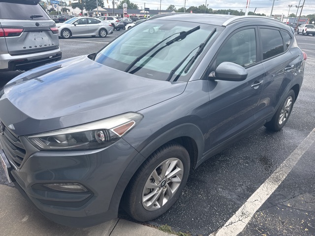 2016 Hyundai Tucson SE photo 2