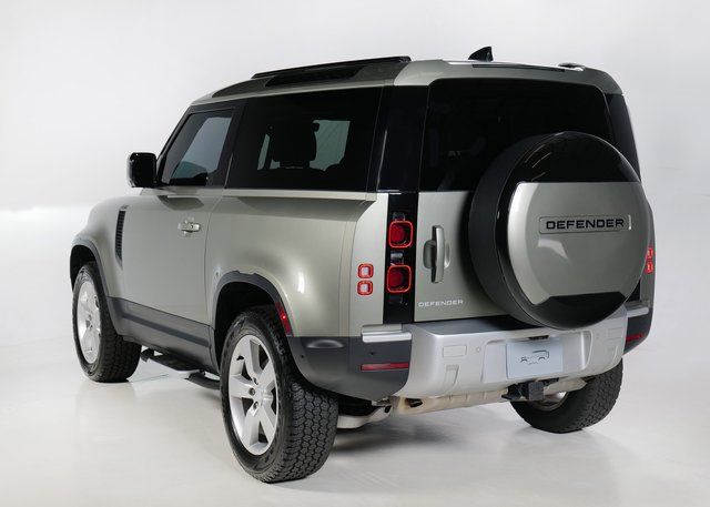 2024 Land Rover Defender 90 S photo 30