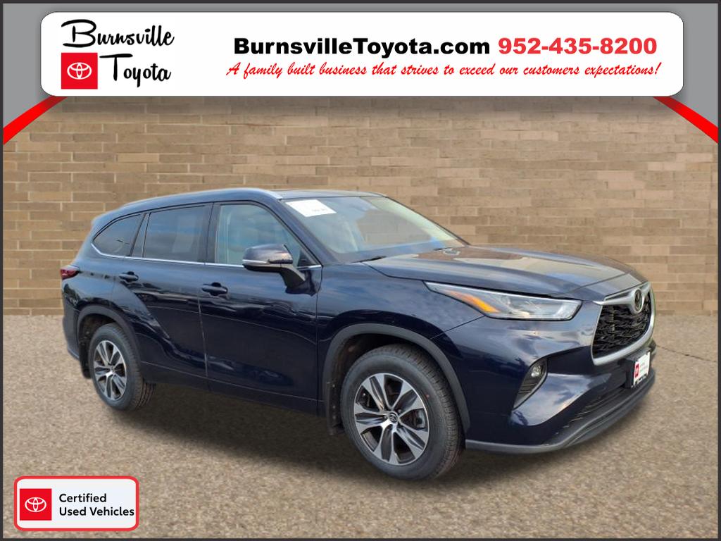 2022 Toyota Highlander XLE's photo