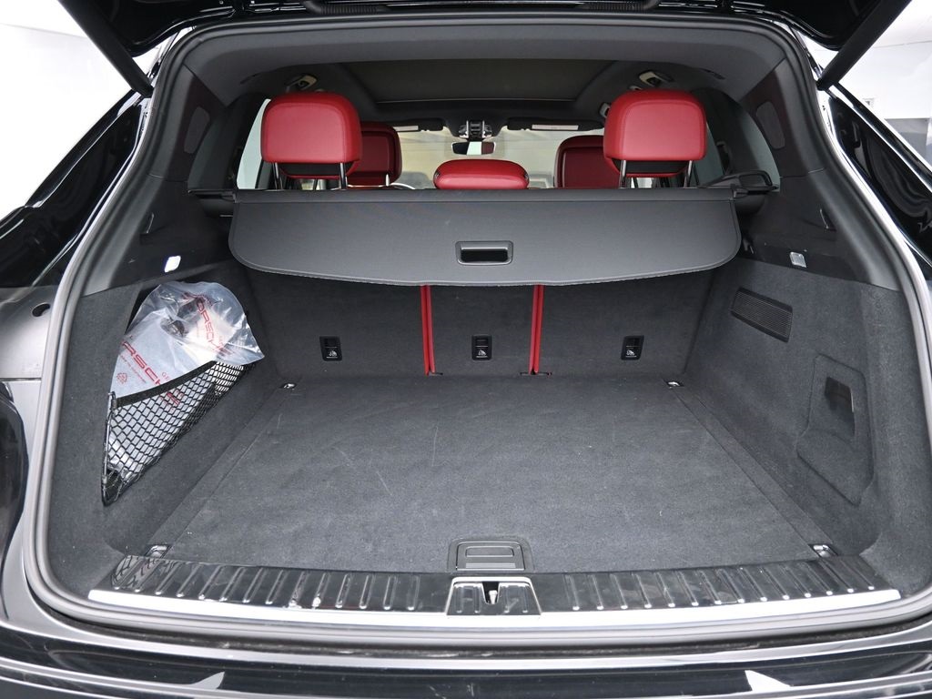 2023 Porsche Cayenne Base photo 6