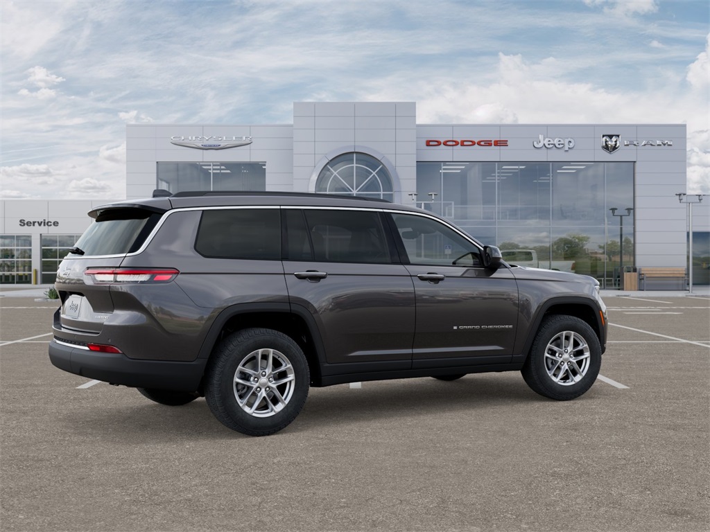 2025 Jeep Grand Cherokee Laredo X photo 4