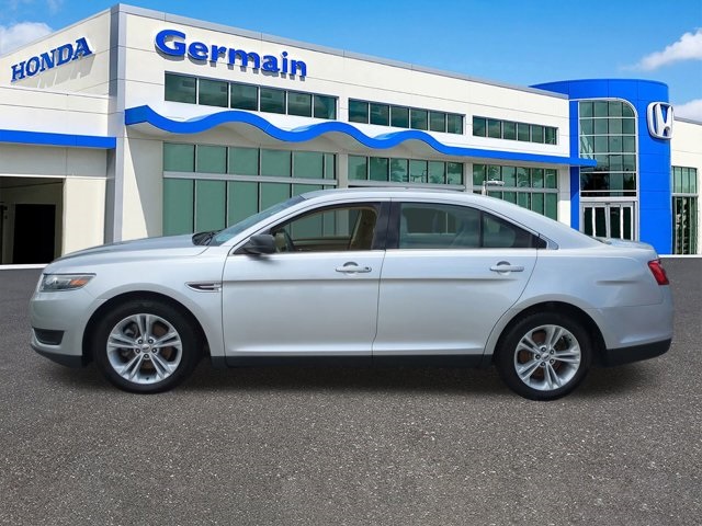 2018 Ford Taurus SE photo 5