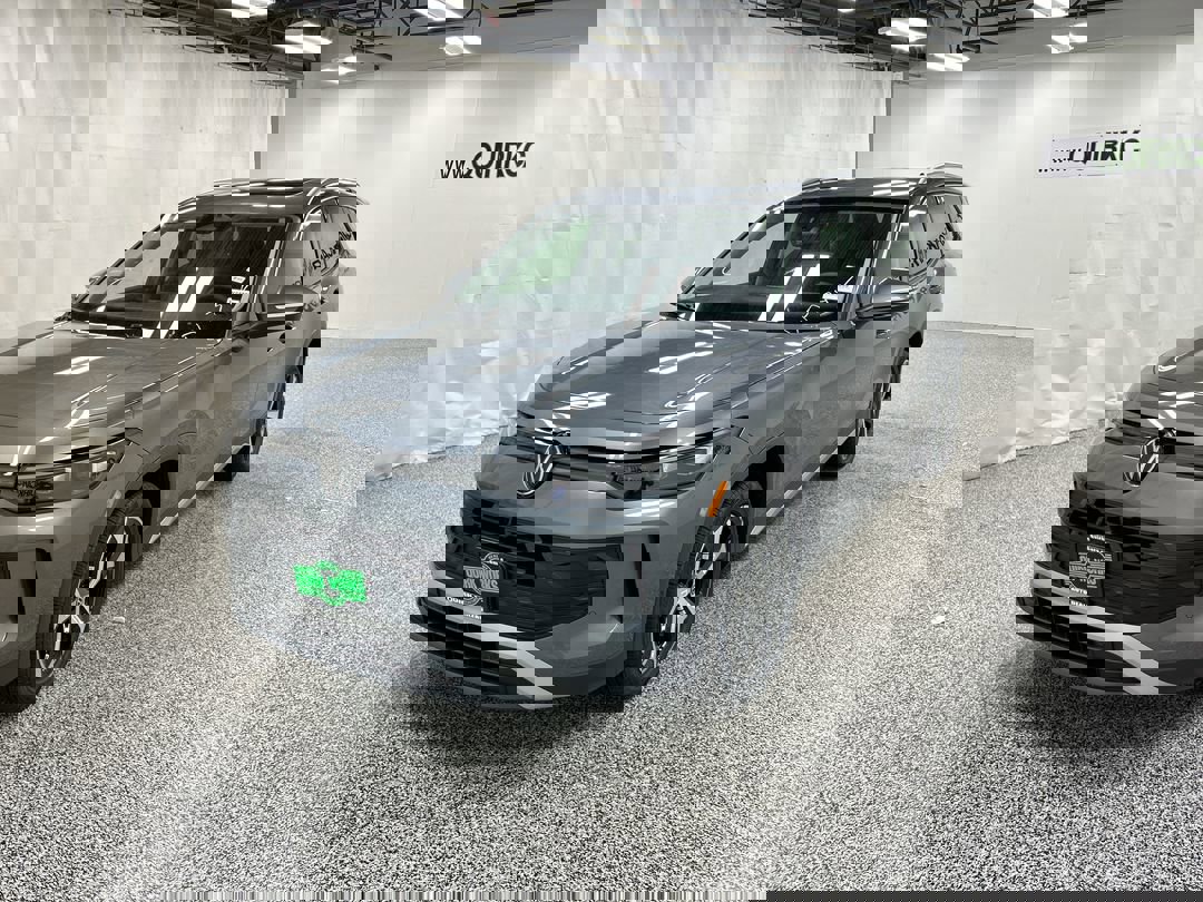 2025 Volkswagen Tiguan SE photo 2