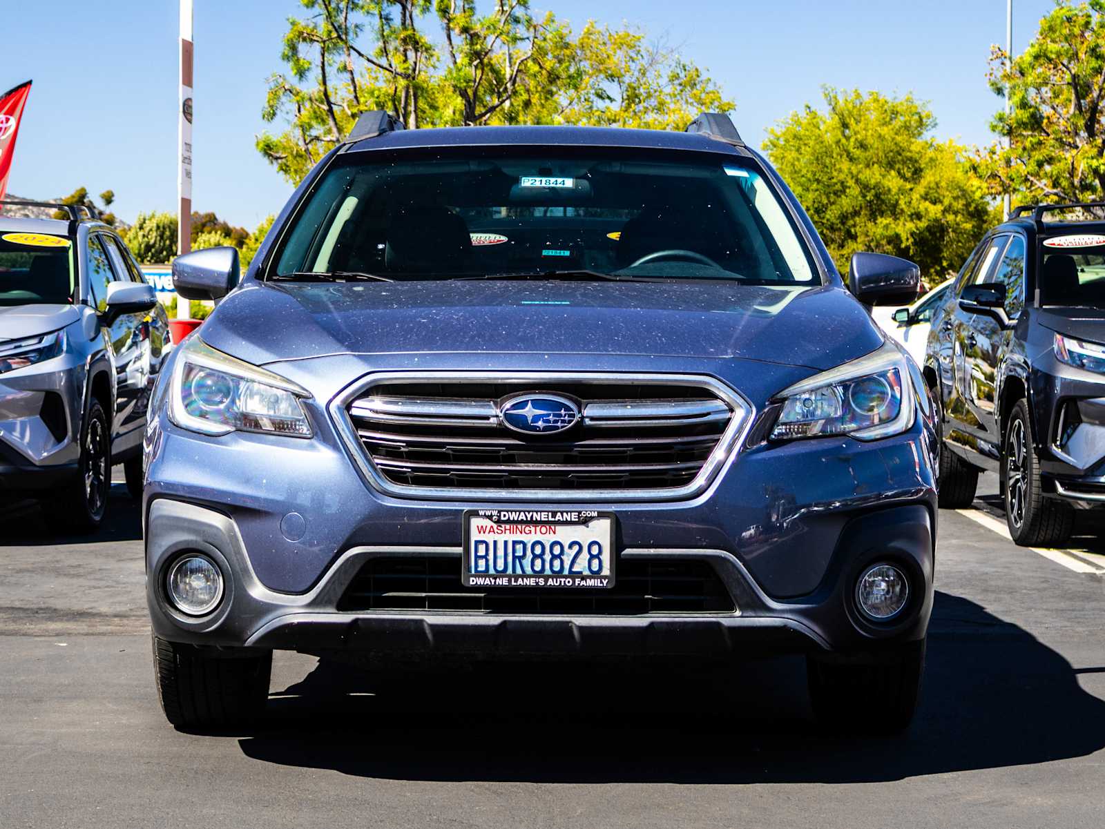 2018 Subaru Outback Premium photo 2
