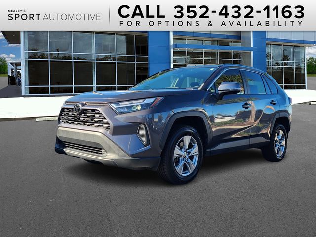 2022 Toyota RAV4 XLE's photo