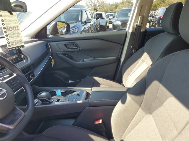 2025 Nissan Rogue S photo 8
