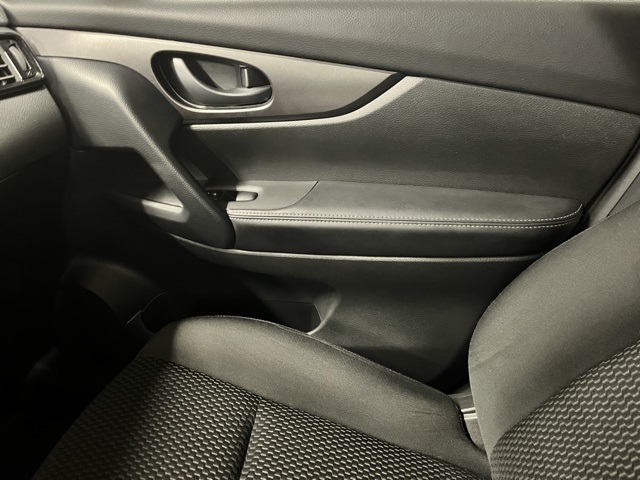 2022 Nissan Rogue Sport S photo 14