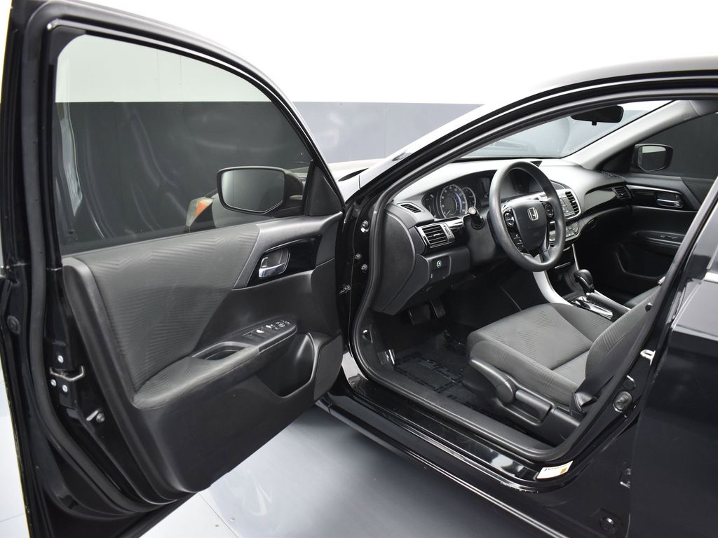 2016 Honda Accord LX photo 6