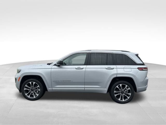 2023 Jeep Grand Cherokee Overland photo 3
