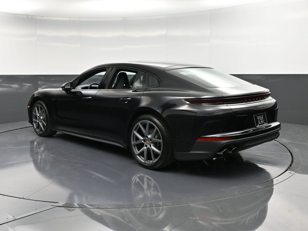 2025 Porsche Panamera 4 photo 2