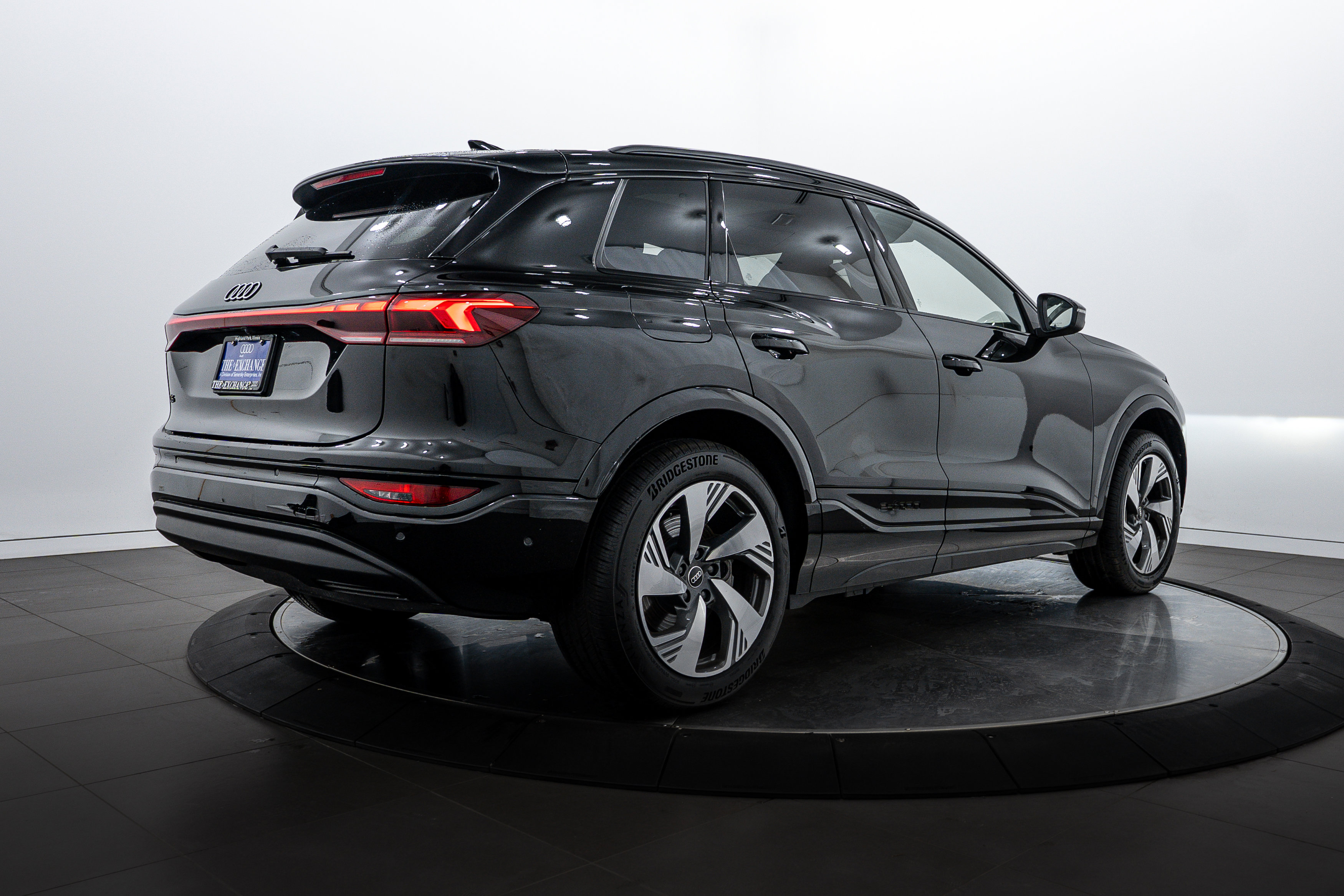 2025 Audi Q6 E-tron Premium Plus photo 4