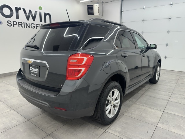 2017 Chevrolet Equinox LT photo 4