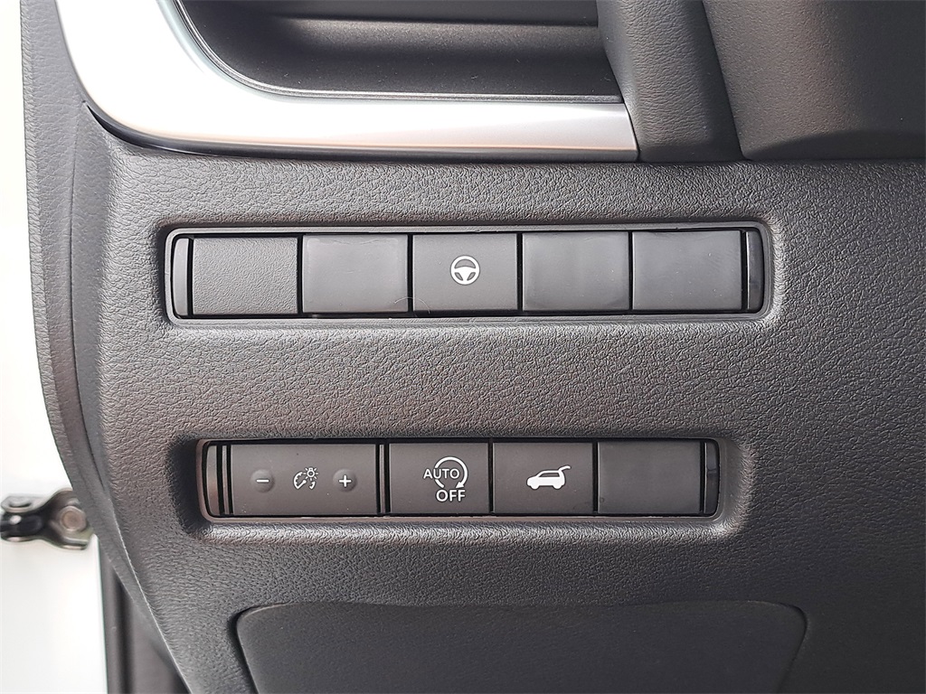 2026 Nissan Rogue SV photo 23