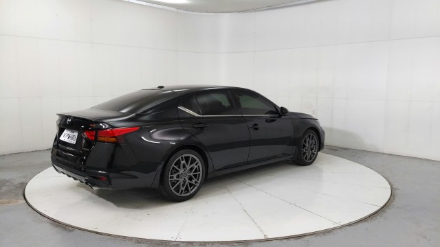 Used 2024 BLACK Nissan 2.0 SR image 5