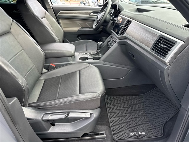 2021 Volkswagen Atlas Cross Sport SE Technology photo 14