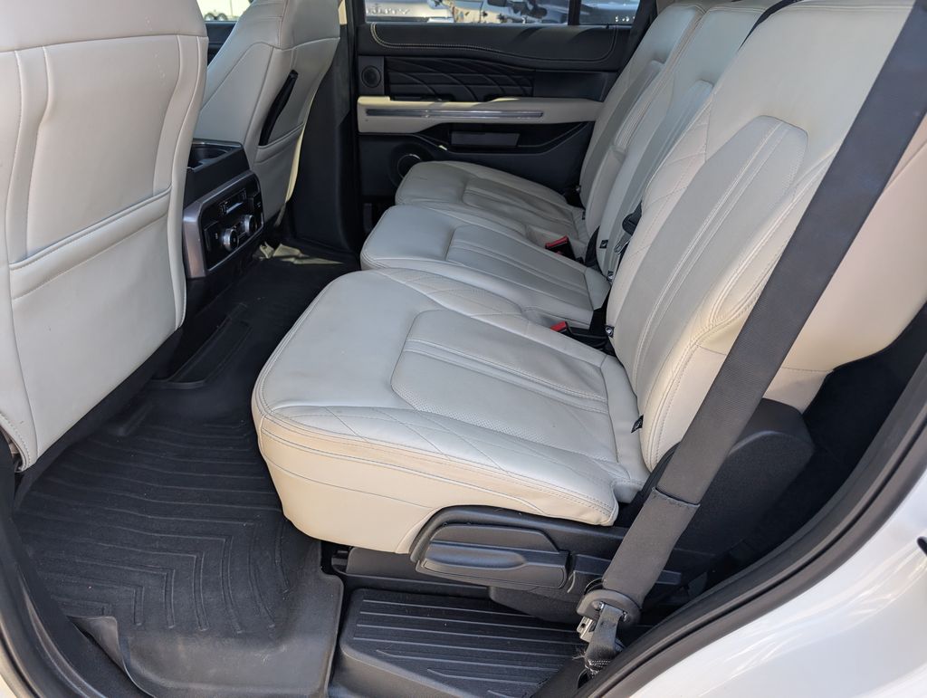 2021 Ford Expedition Platinum photo 6