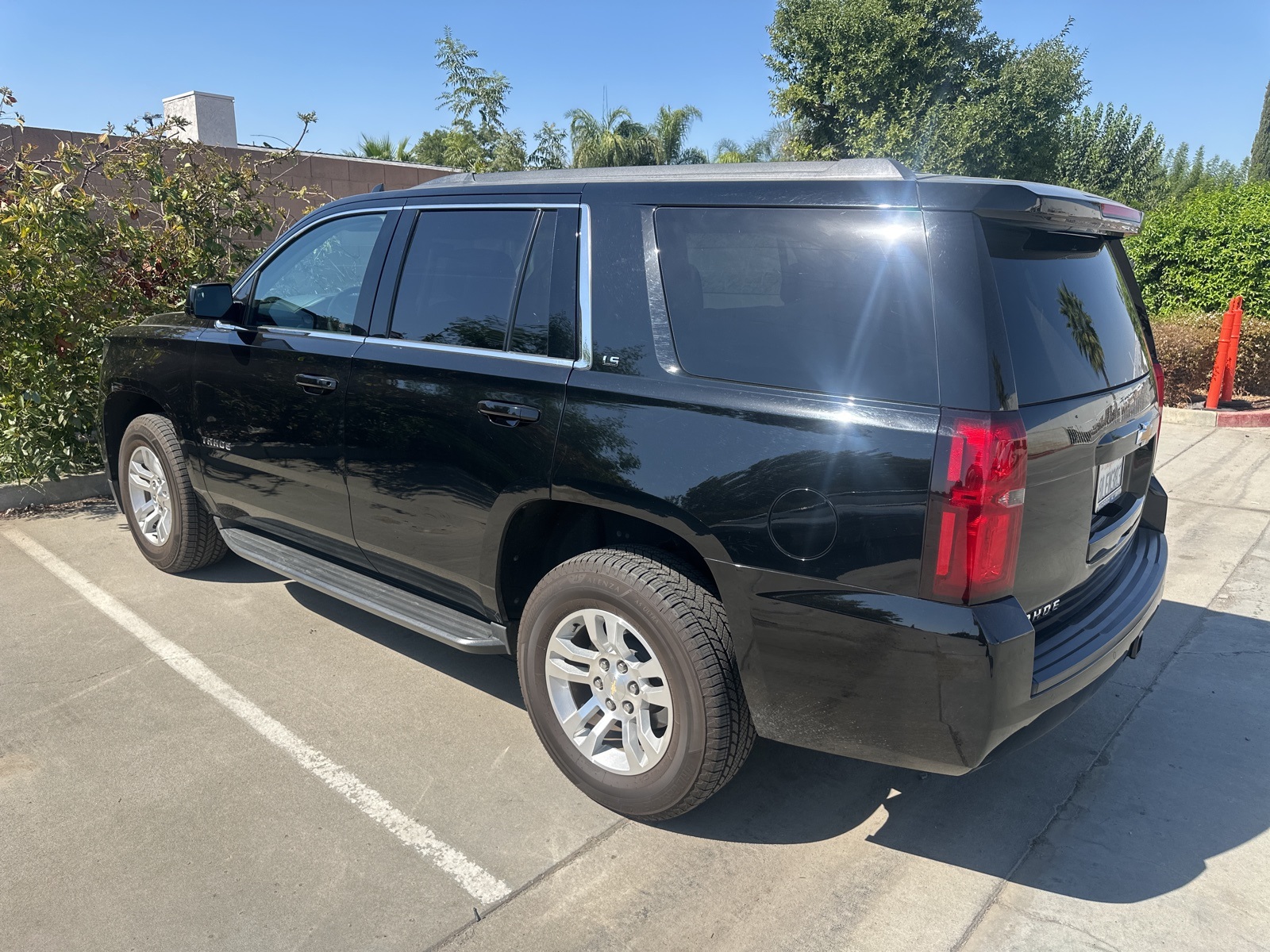 2016 Chevrolet Tahoe LS photo 2