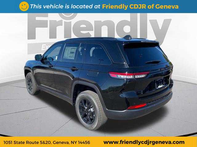 2025 Jeep Grand Cherokee Altitude photo 2