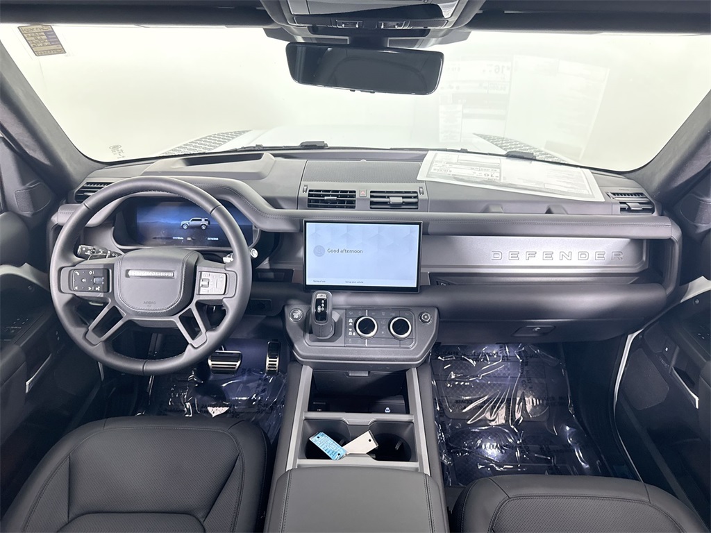 2025 Land Rover Defender 110 V8 photo 18