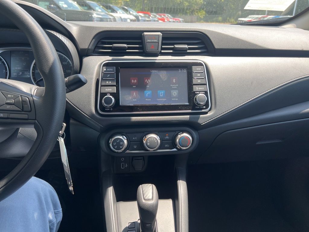 2025 Nissan Versa S photo 9