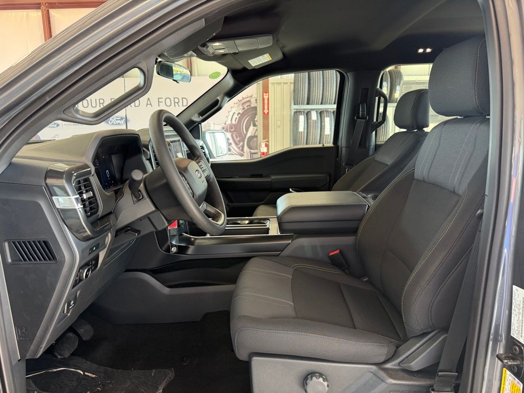 2025 Ford F-150 STX photo 4