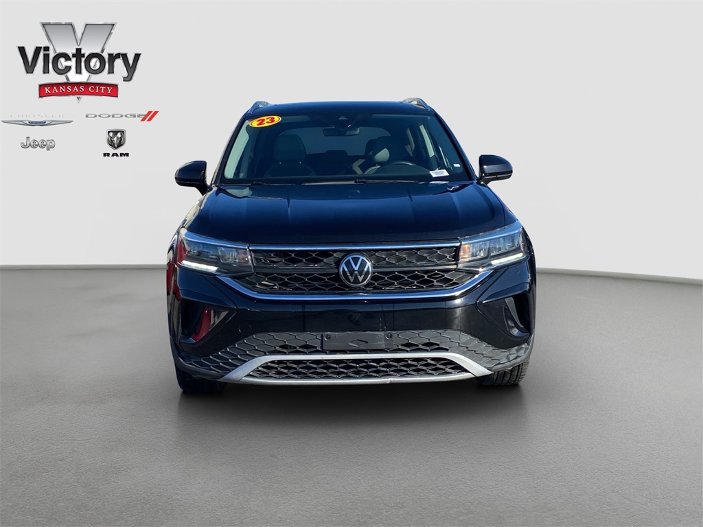 Used 2023 Volkswagen Taos SE with VIN 3VVEX7B23PM305493 for sale in Kansas City