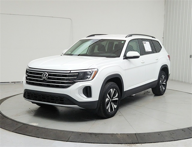 2024 Volkswagen Atlas SE photo 2