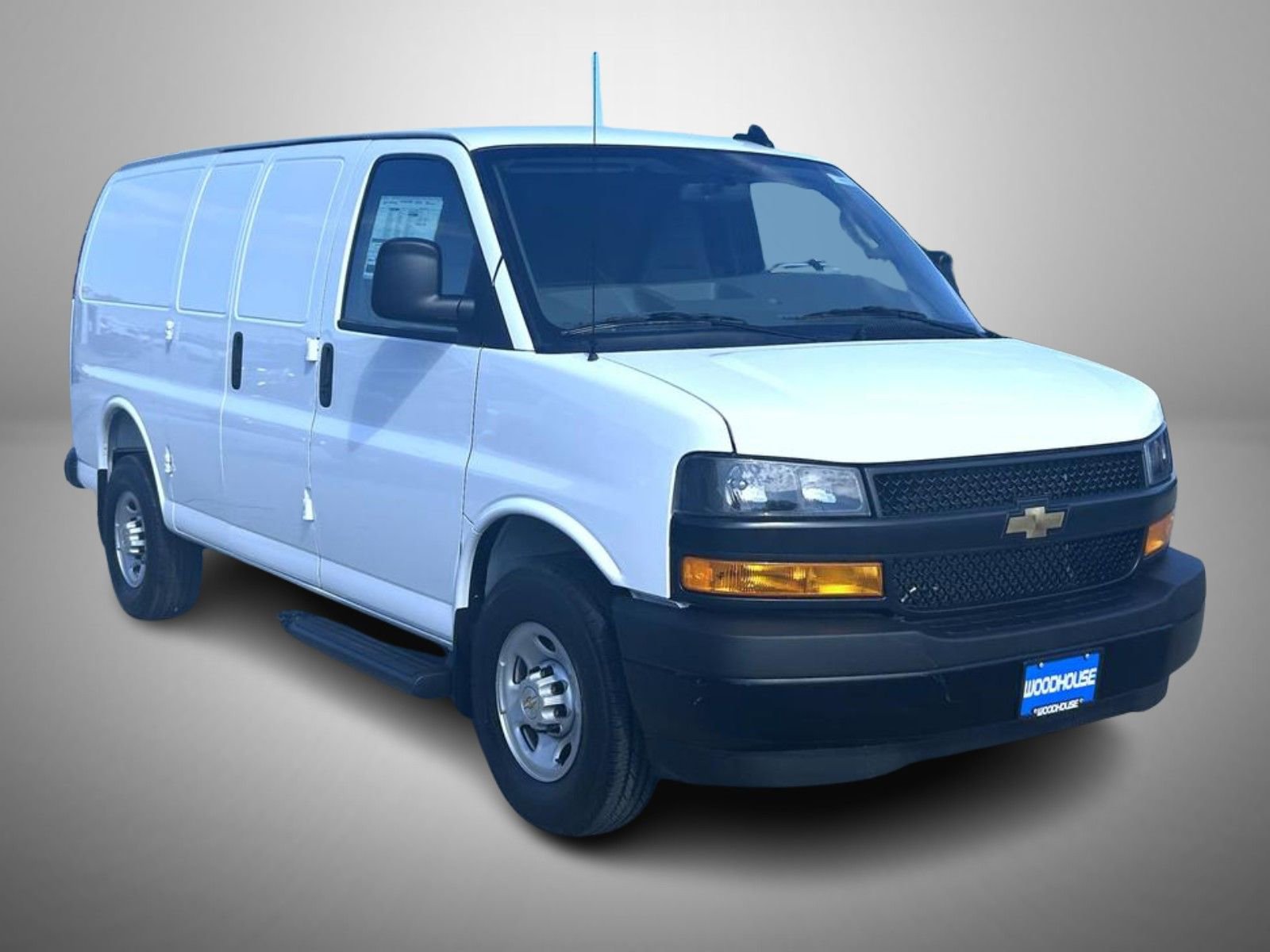 2025 Chevrolet Express Cargo 2500 photo 3