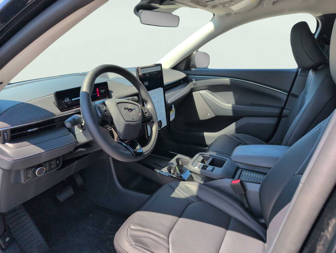 2025 Ford Mustang Mach-E Premium photo 6