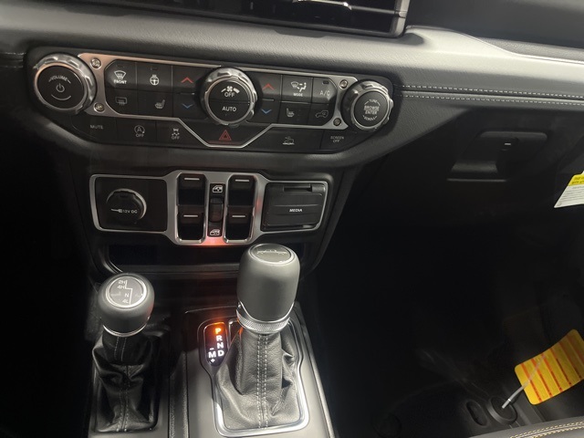 2025 Jeep Gladiator Sport photo 12