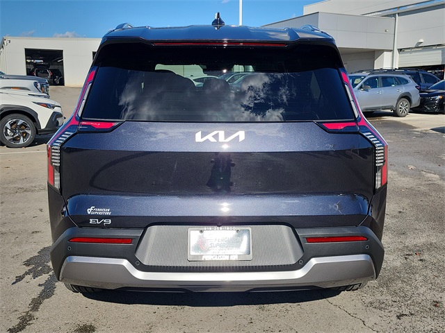 2026 Kia EV9 Wind photo 2