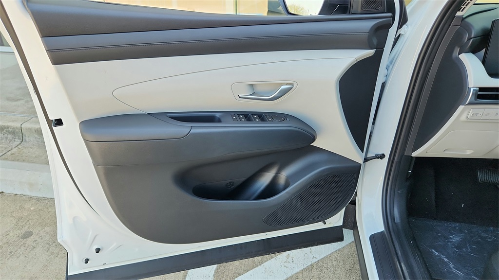 2025 Hyundai Tucson SEL photo 29