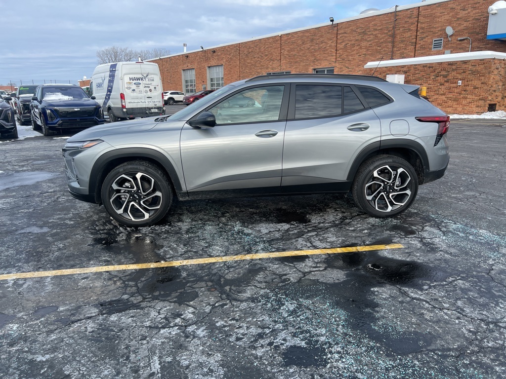 2024 CHEVROLET TRAX - Image 1