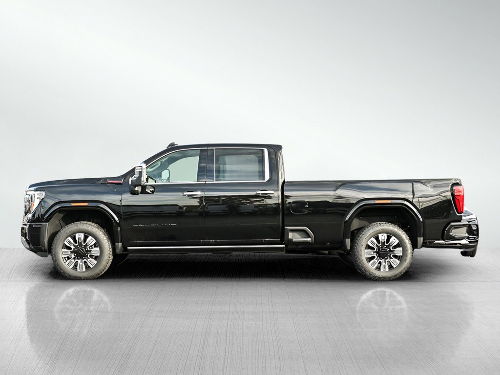 2026 Gmc Sierra 3500 HD Denali photo 3