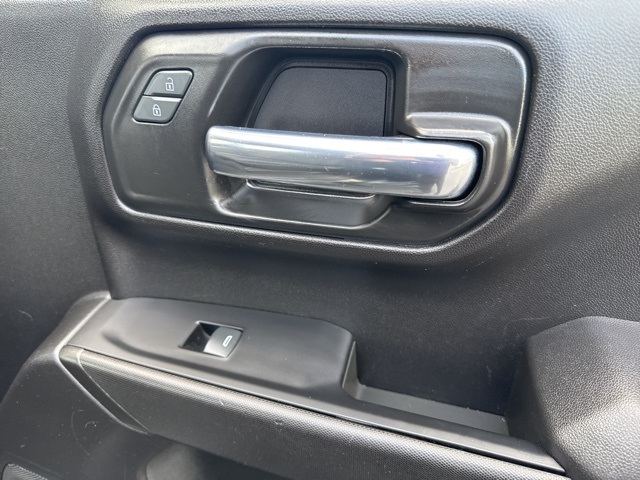 2023 Chevrolet Silverado 1500 Custom photo 15