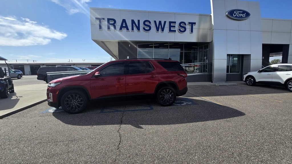 2023 Chevrolet Traverse RS photo 2