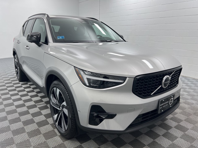 2025 Volvo XC40 Plus