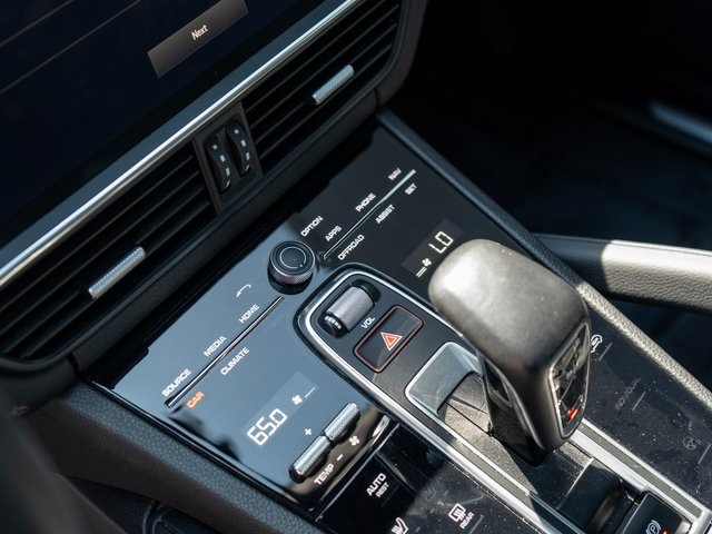 2022 Porsche Cayenne Coupe Base photo 25
