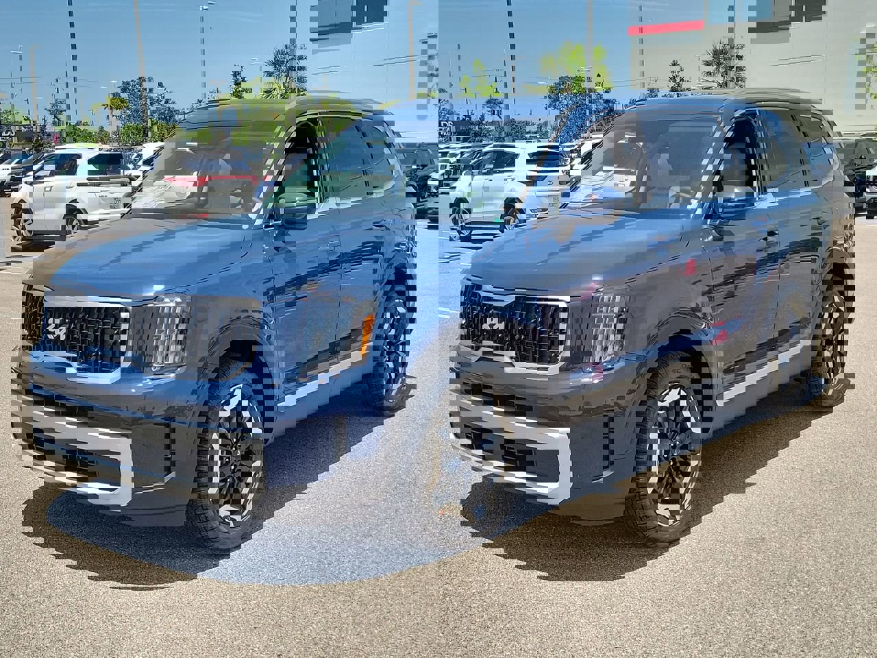 2025 Kia Telluride S photo 2