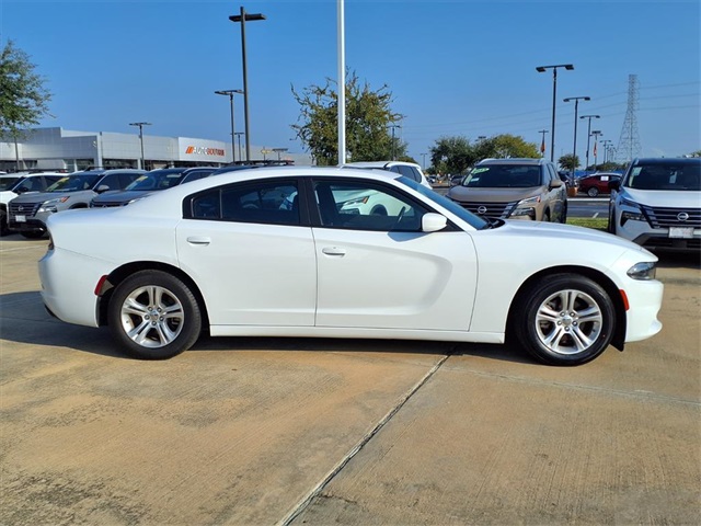 2022 Dodge Charger SXT photo 18