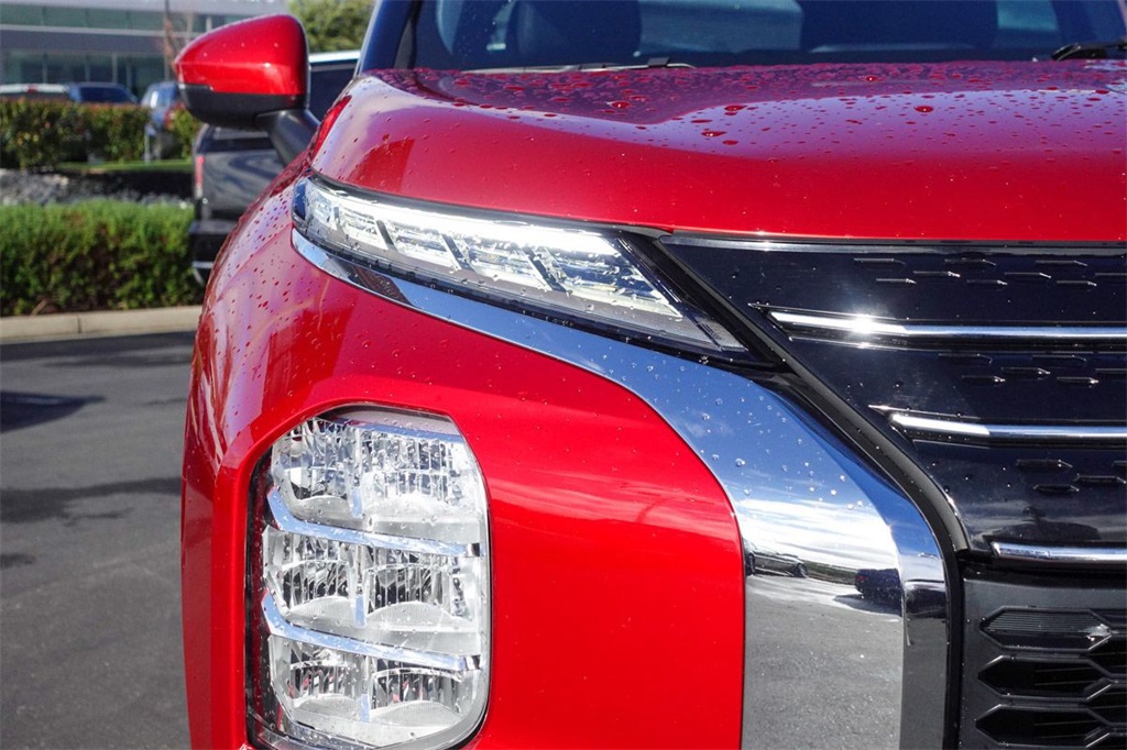 2022 Mitsubishi Outlander ES photo 4