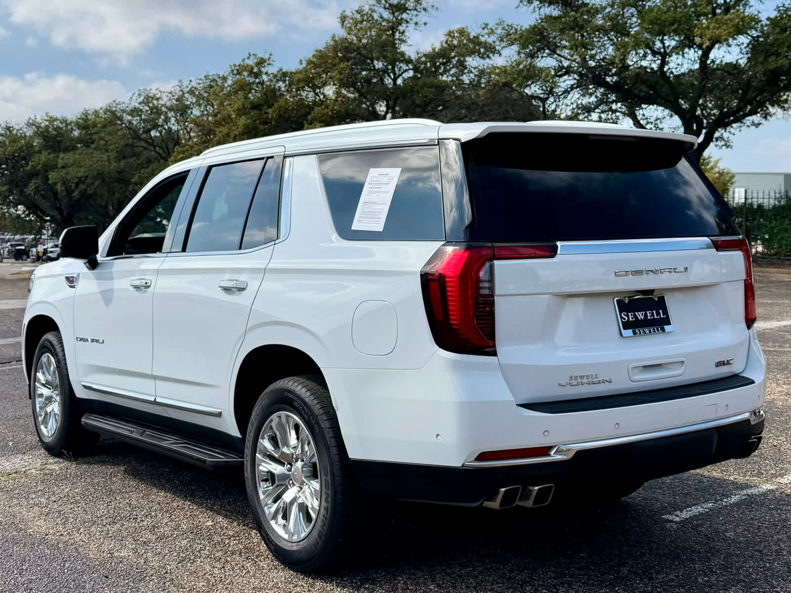 2025 Gmc Yukon Denali photo 3