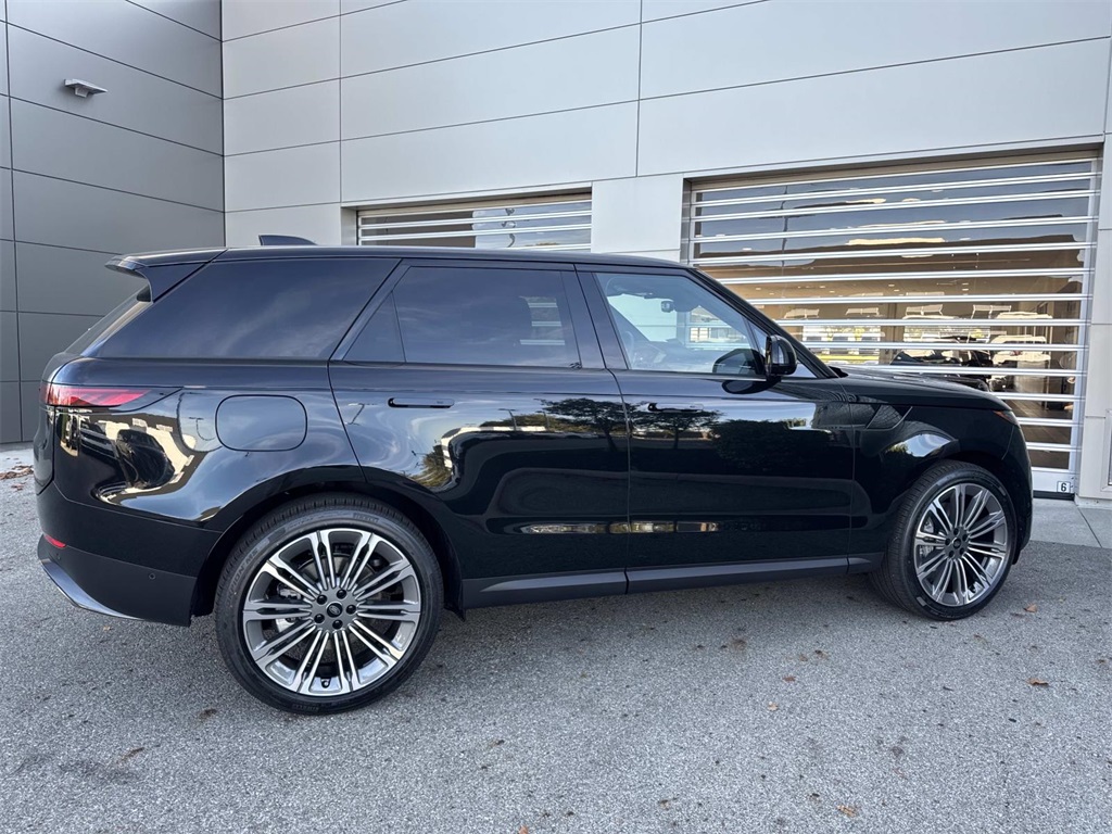 2025 Land Rover Range Rover Sport SE photo 8